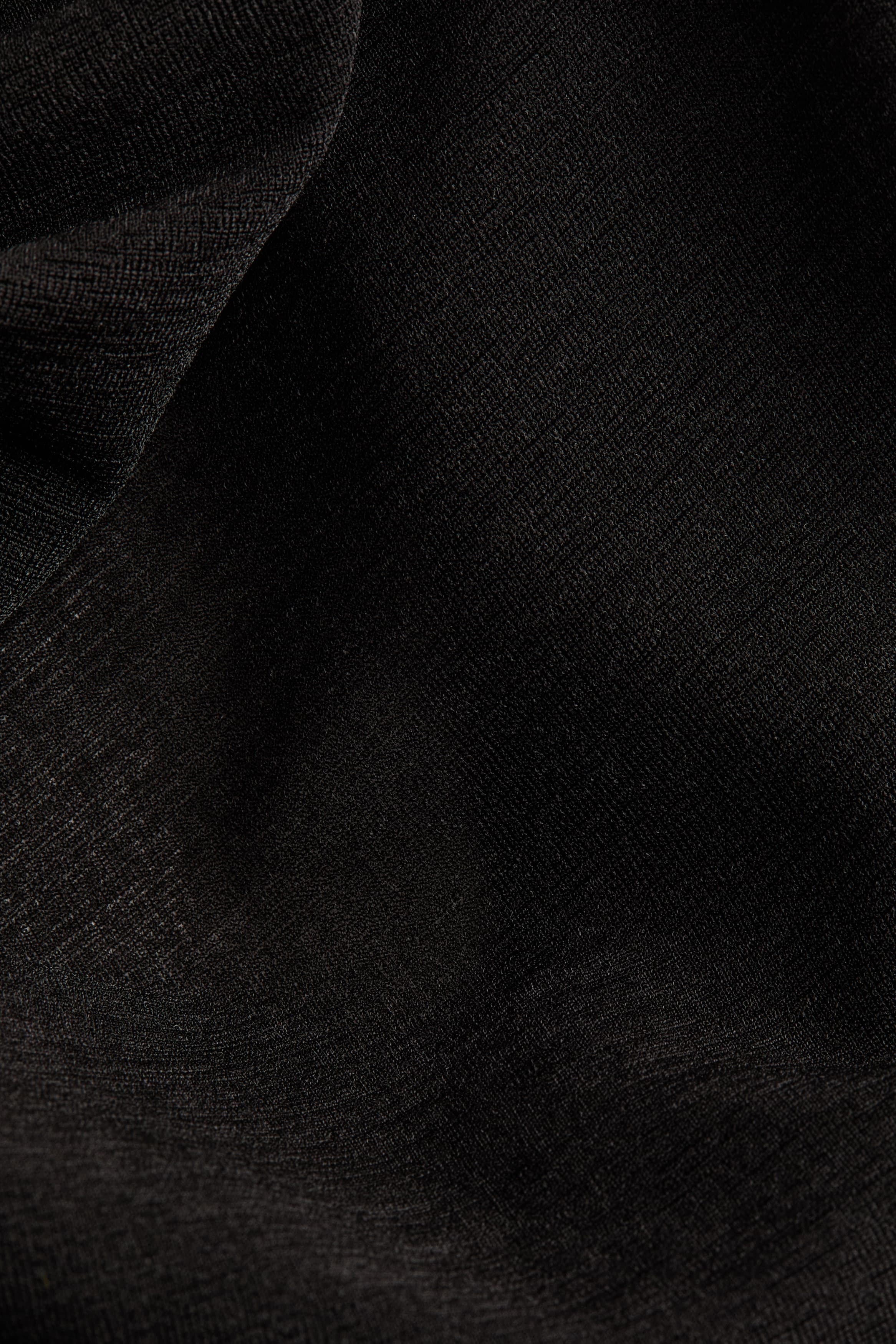 Топ асимметричного кроя из полупрозрачной ткани: детали изделия