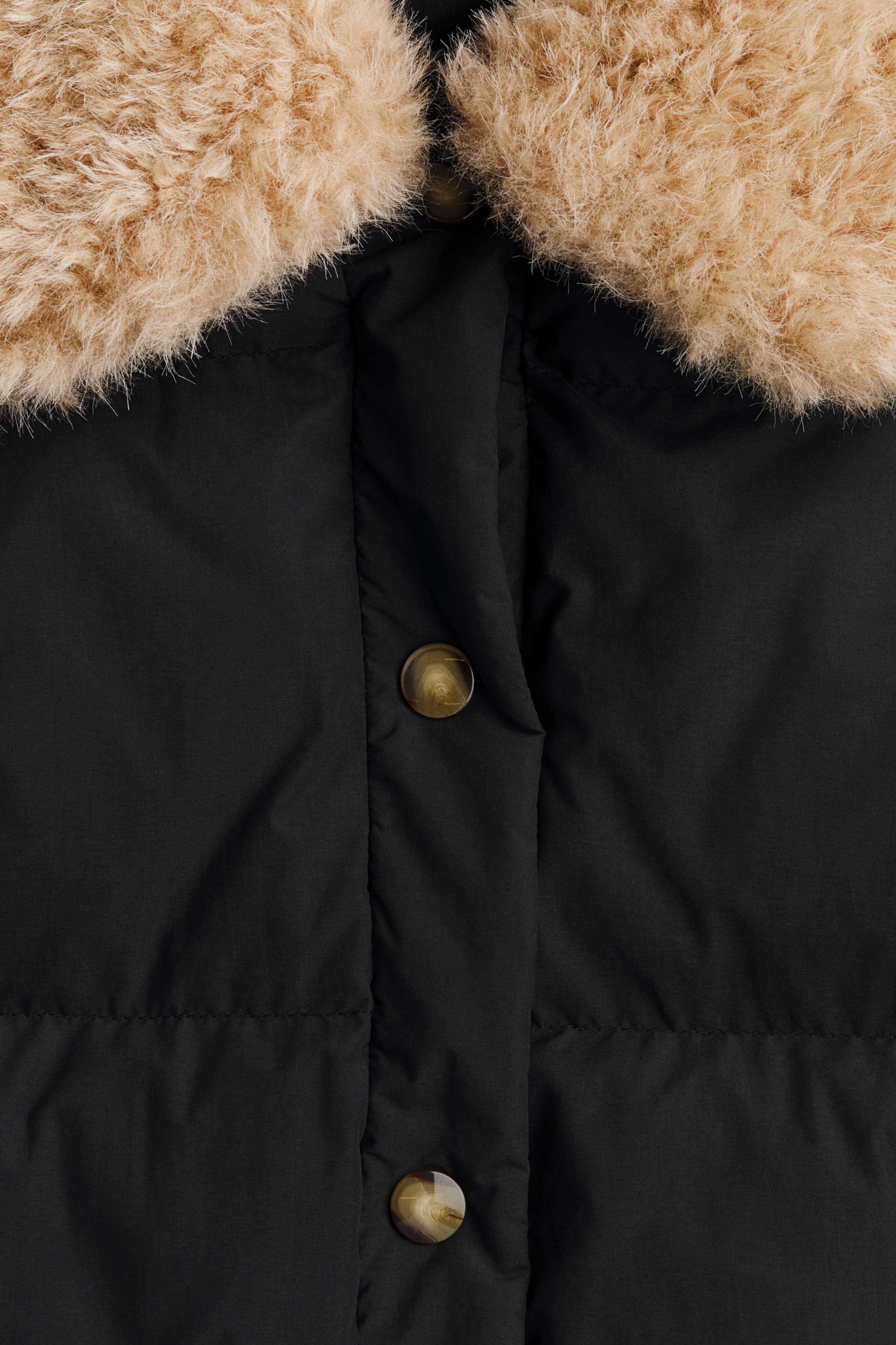 Куртка в рубчик с регулируемым шнурком: детали изделия