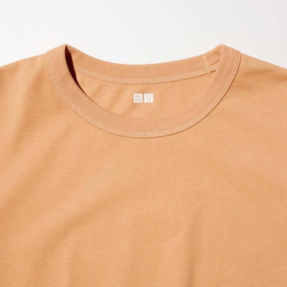 Хлопковая футболка с круглым вырезом и коротким рукавом: особенности модели